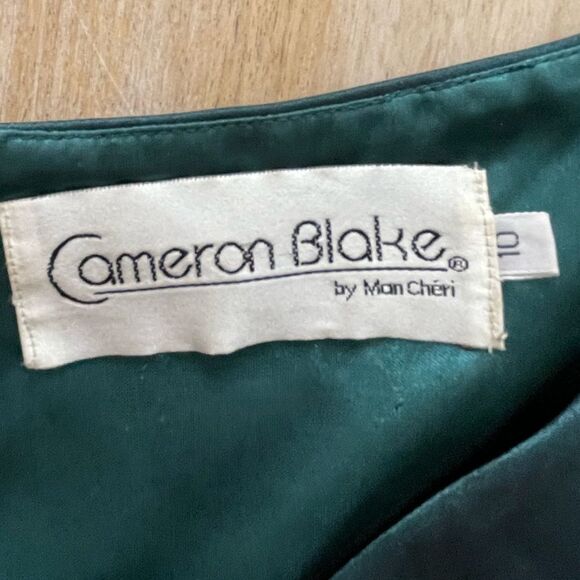 Cameron Blake emerald green satin formal gown size 10 - Picture 6 of 15